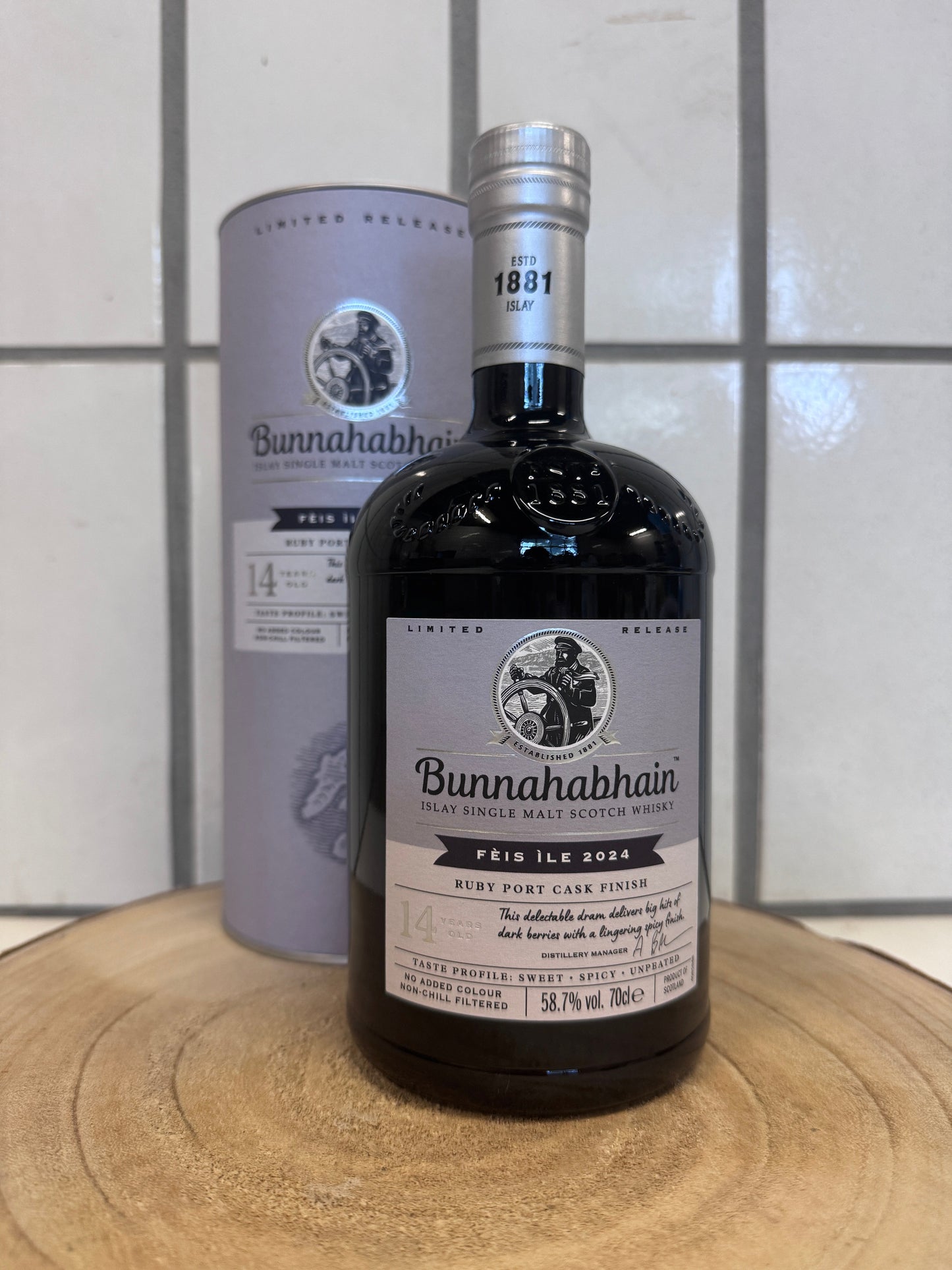 Bunnahabhain 14-year-old Fèis Ìle 2024 Ruby Port Cask Finish 58.7%