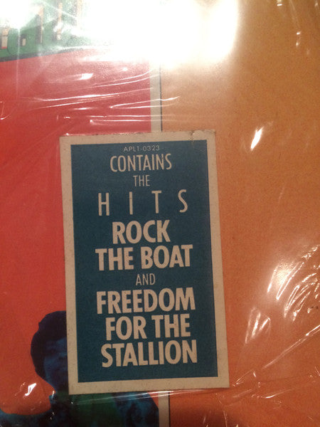 The Hues Corporation - Freedom For The Stallion (Vinyl, LP, Album, Stereo) Good Plus (G+) / Good Plus (G+)