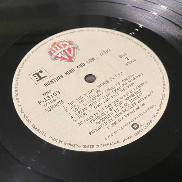 a-ha - Hunting High And Low = ハンティング・ハイ・アンド・ロウ (Vinyl, LP, Album, Stereo) Very Good Plus (VG+) / Very Good (VG)