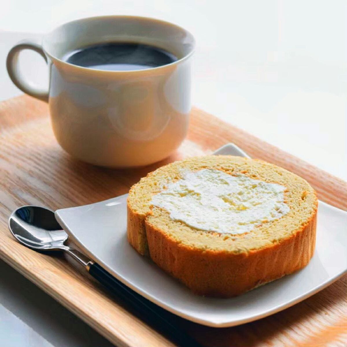 プレーンロールケーキホール 糖質2.2/切