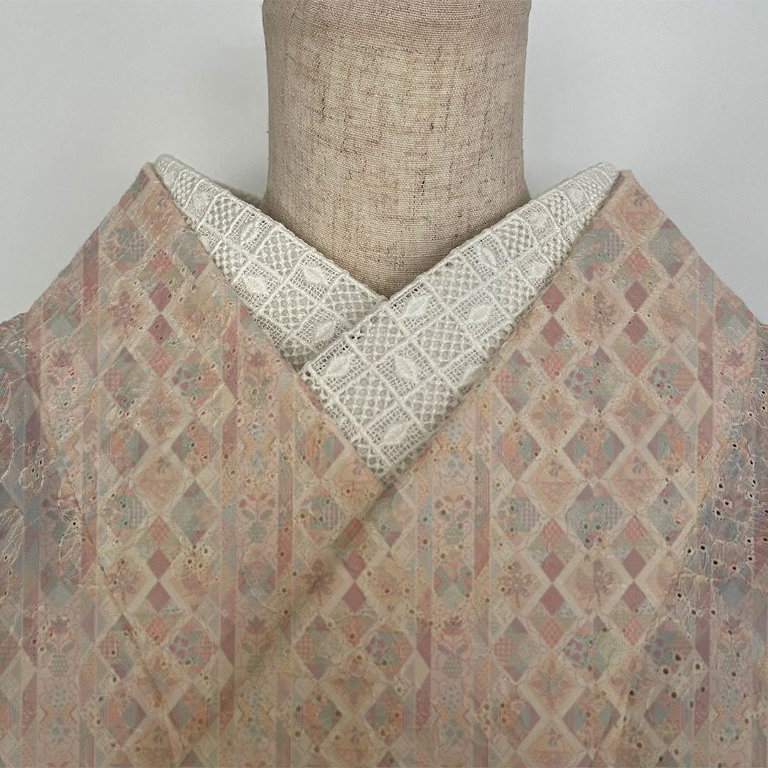 Diamond and checkered off-white cotton lace half-collar, retro and classic style