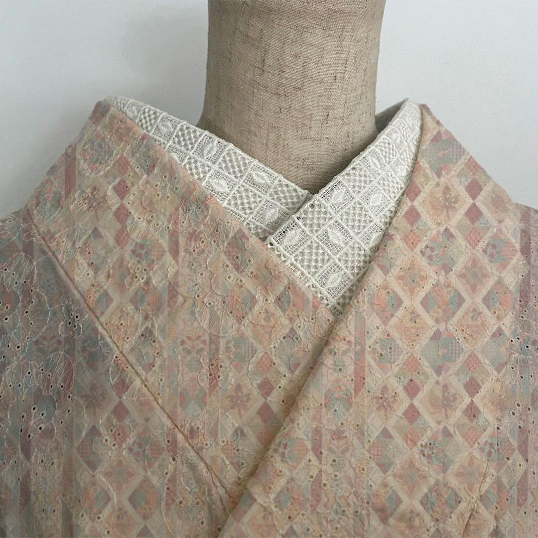 Diamond and checkered off-white cotton lace half-collar, retro and classic style