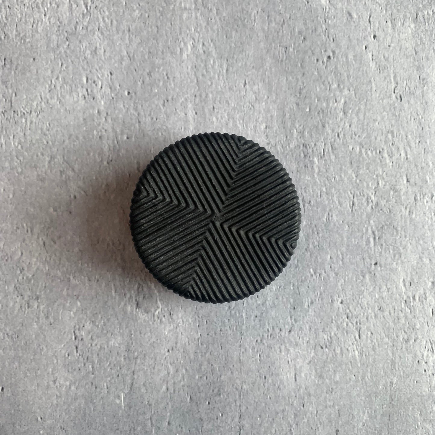 Artist Tobimatsu Touki Sections / Soba Choko / Charcoal Black【5】 