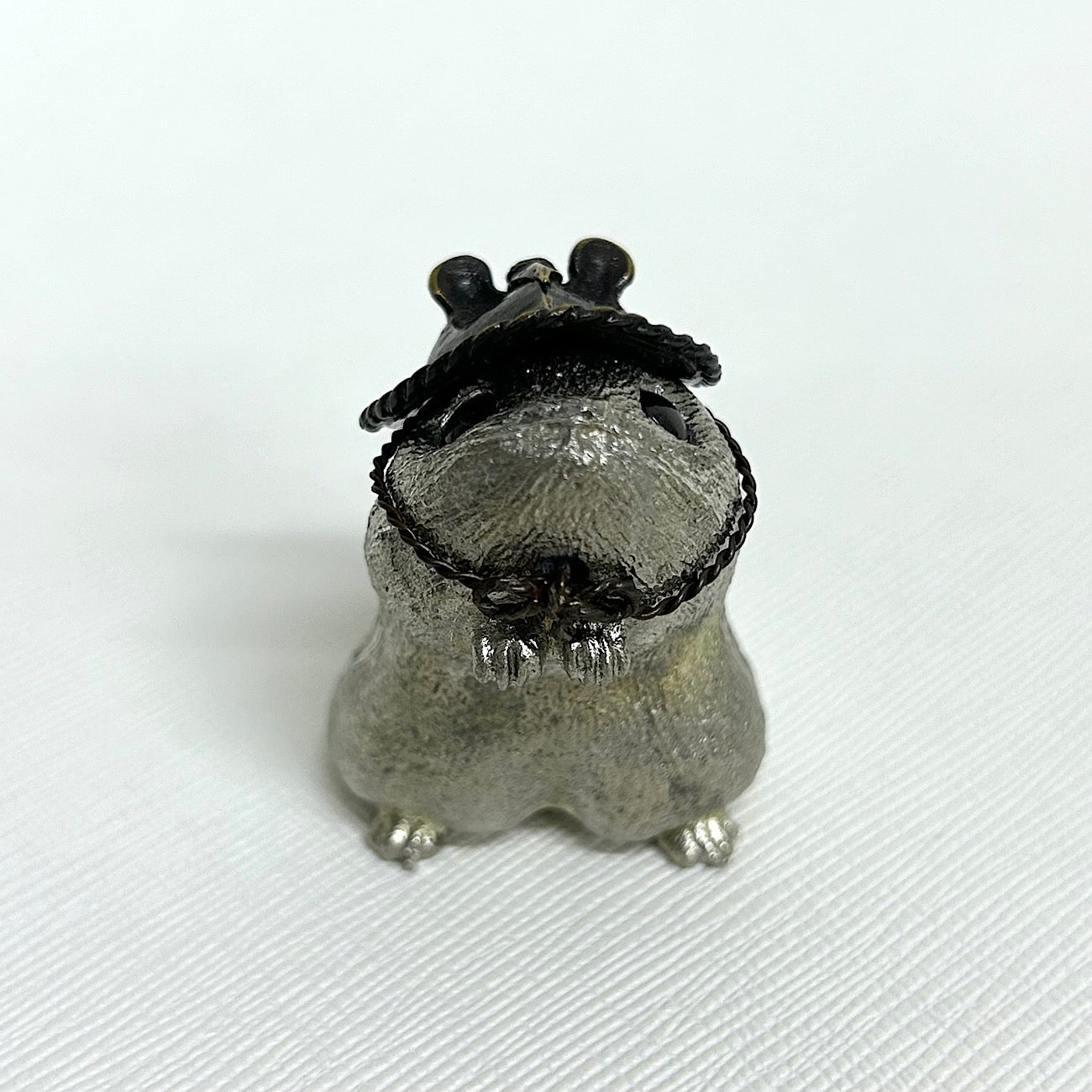 【金属アート】祝迫 芳郎（Yoshiro IWAISAKO）「窮鼠の陣～陣笠～」