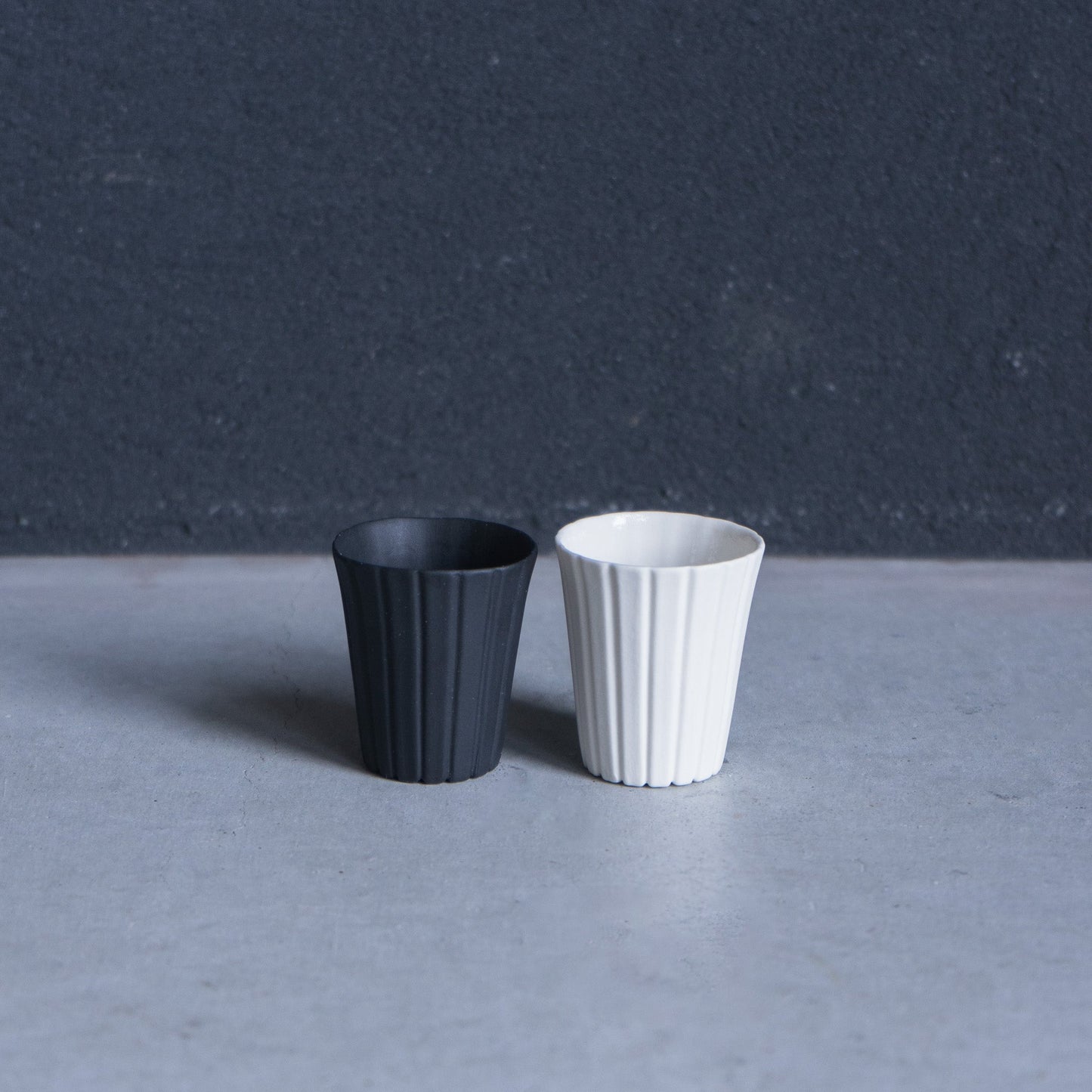 Artist Tobimatsu Toki shaved cup SS / Taiwanese tea cup / white [13]