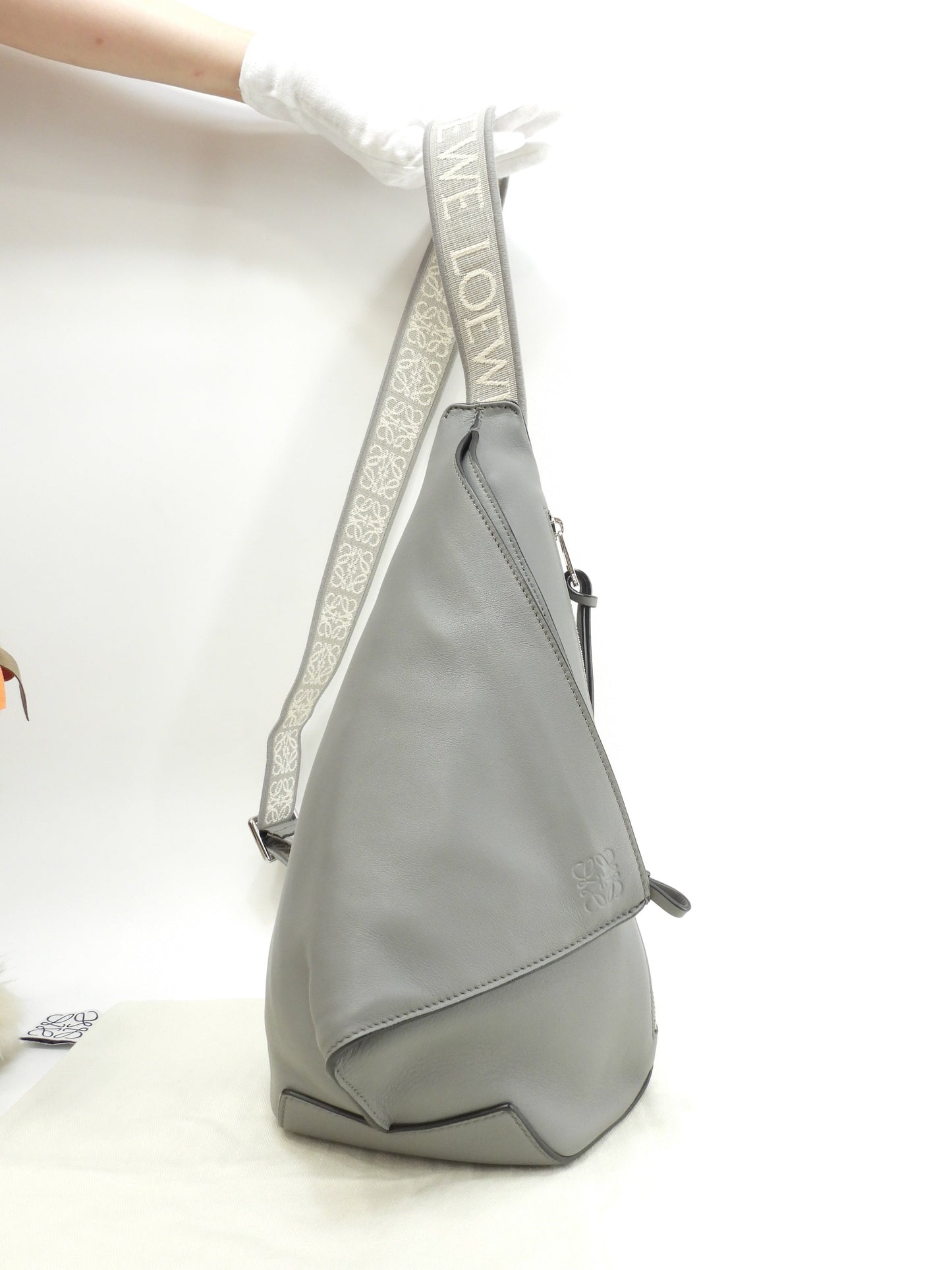 ロエベ アントン スリング レザー灰 斜掛ショルダーバッグ クロスボディバッグ 極美品@052302