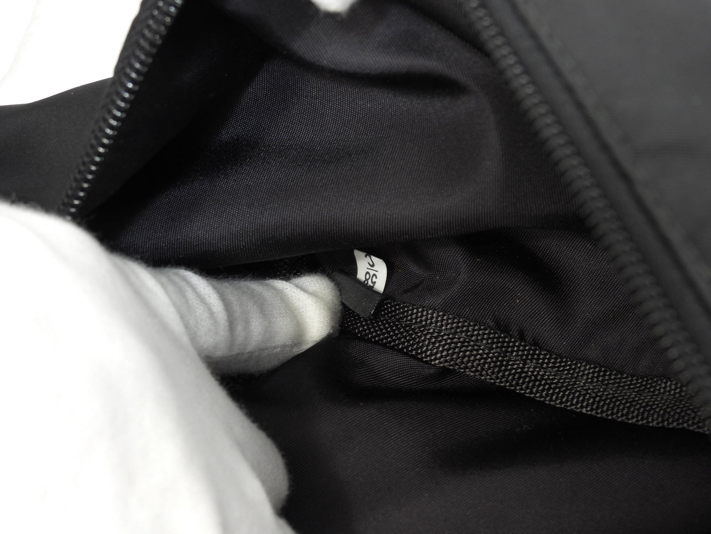 プラダ ボディバッグ中 ナイロン 黒 ウエストバッグ ヒップバッグ 美品@58/C