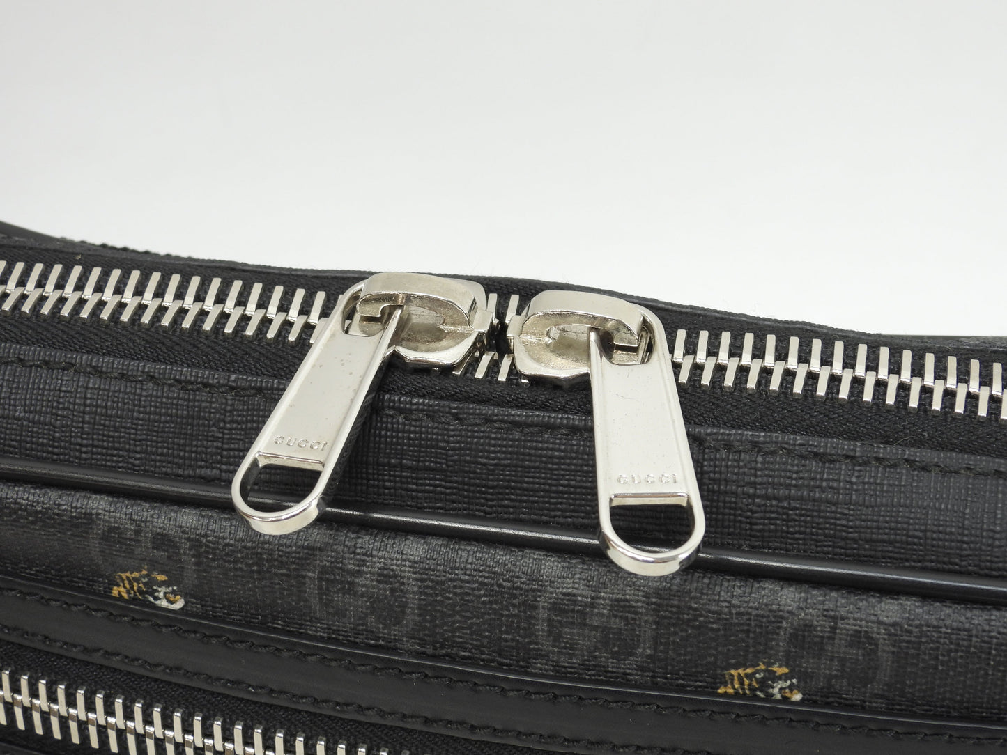 Gucci belt bag, WebGG Supreme Tiger Old Black body bag, waist bag, excellent condition @ 1