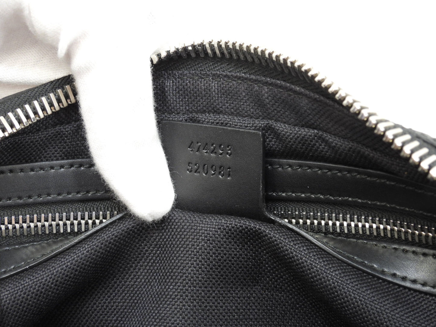 Gucci belt bag, WebGG Supreme Tiger Old Black body bag, waist bag, excellent condition @ 1