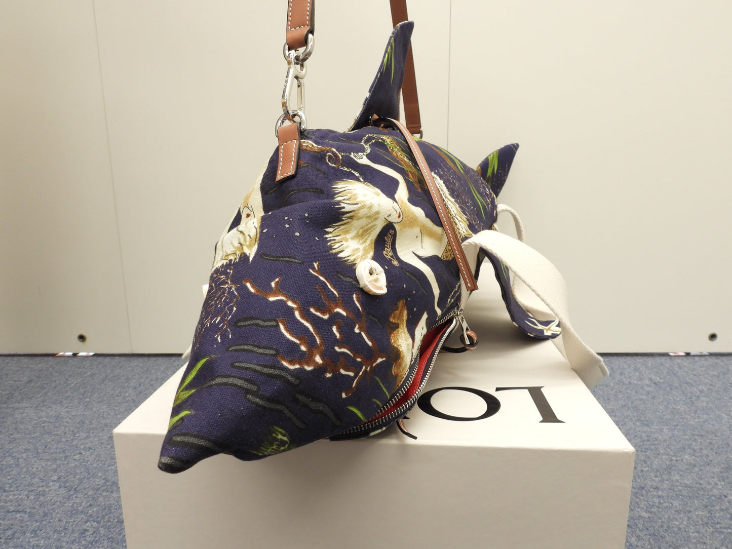 ロエベ シャークバッグ パウラズイビザ コットン革青 ショルダーストラップ付ショルダーバッグ 限定 未使用@ 1