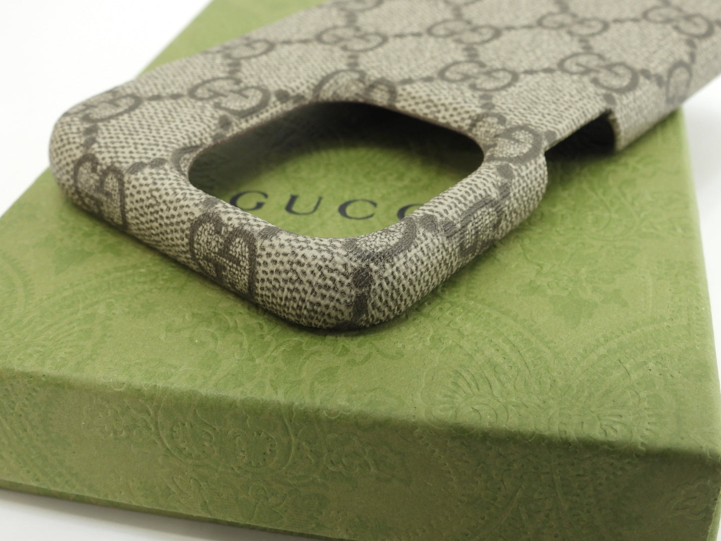 グッチ iPhone14Proケース GGオールド PVC灰 携帯電話 カバー 753610 新品@ 12