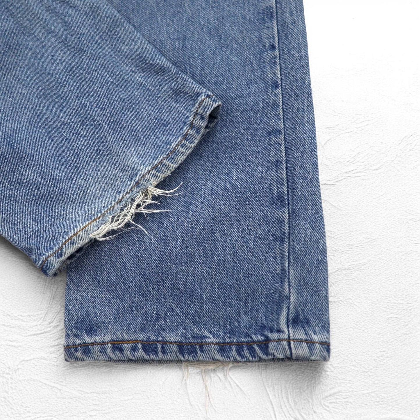 Levi's 505 Regular Fit Straight Leg Tapered Denim Pants, Size L, Indigo and Blue, Zipper Fly, 505-4891, Made in El Salvador, 2000s