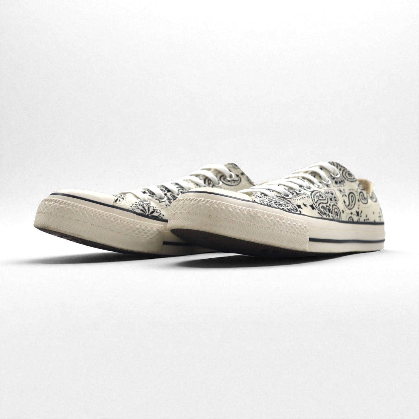 CONVERSE ALL STAR BANDANA OX Sneakers, Size 27.5cm, White, Paisley Pattern, 1SC825