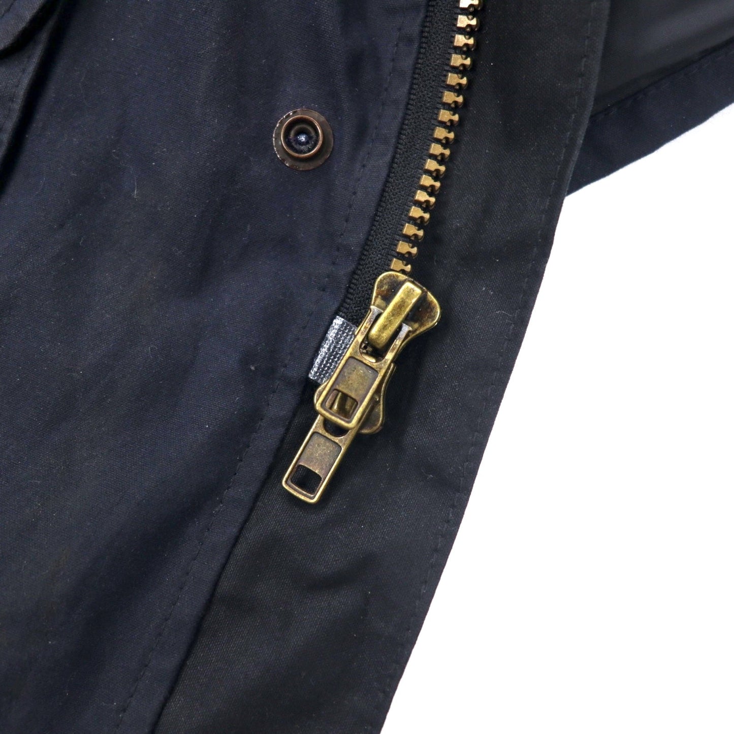 OUTBACK Australian-made oiled jacket, XXL, navy, cotton with leather accents, check lining, detachable hood, drawcord closure.