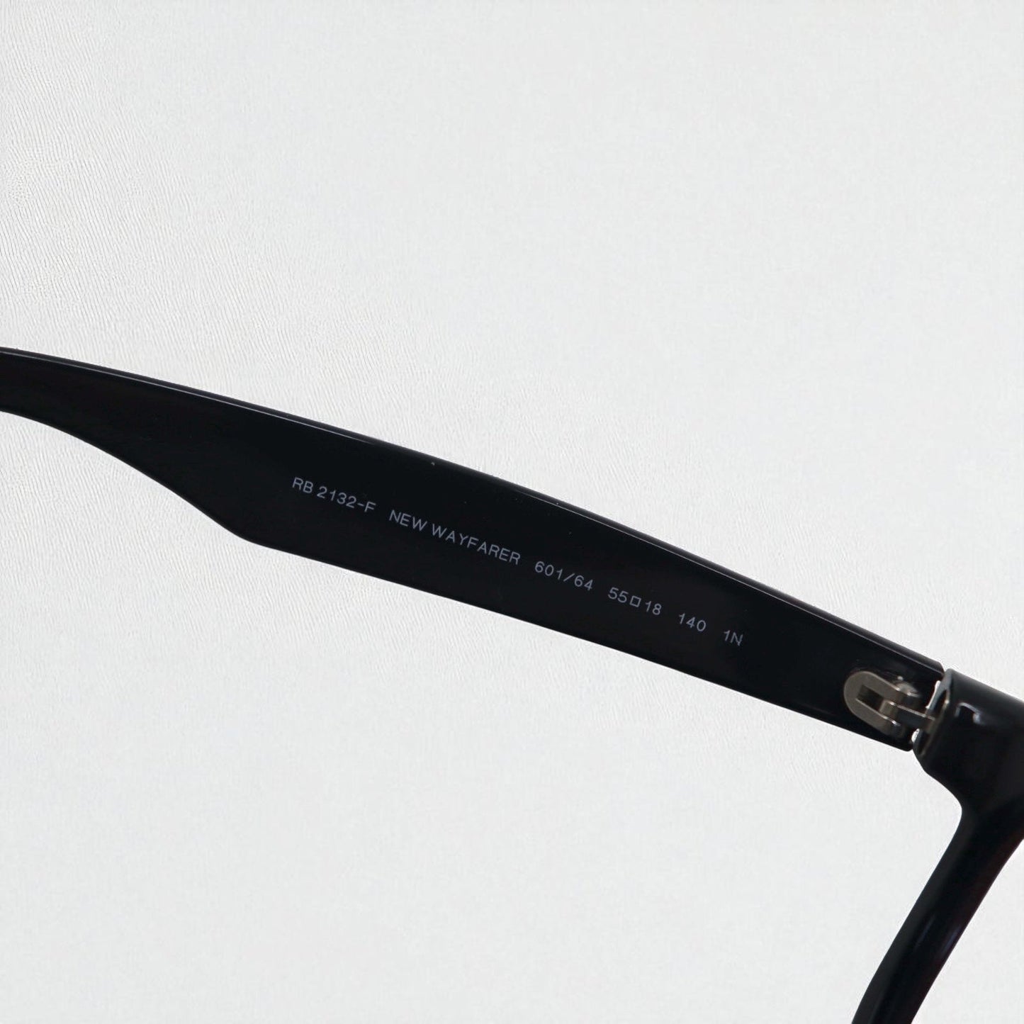 Ray-Ban New Wayfarer Wellington Sunglasses RB2132-F 601/64 55-18 140 1N Made in Italy