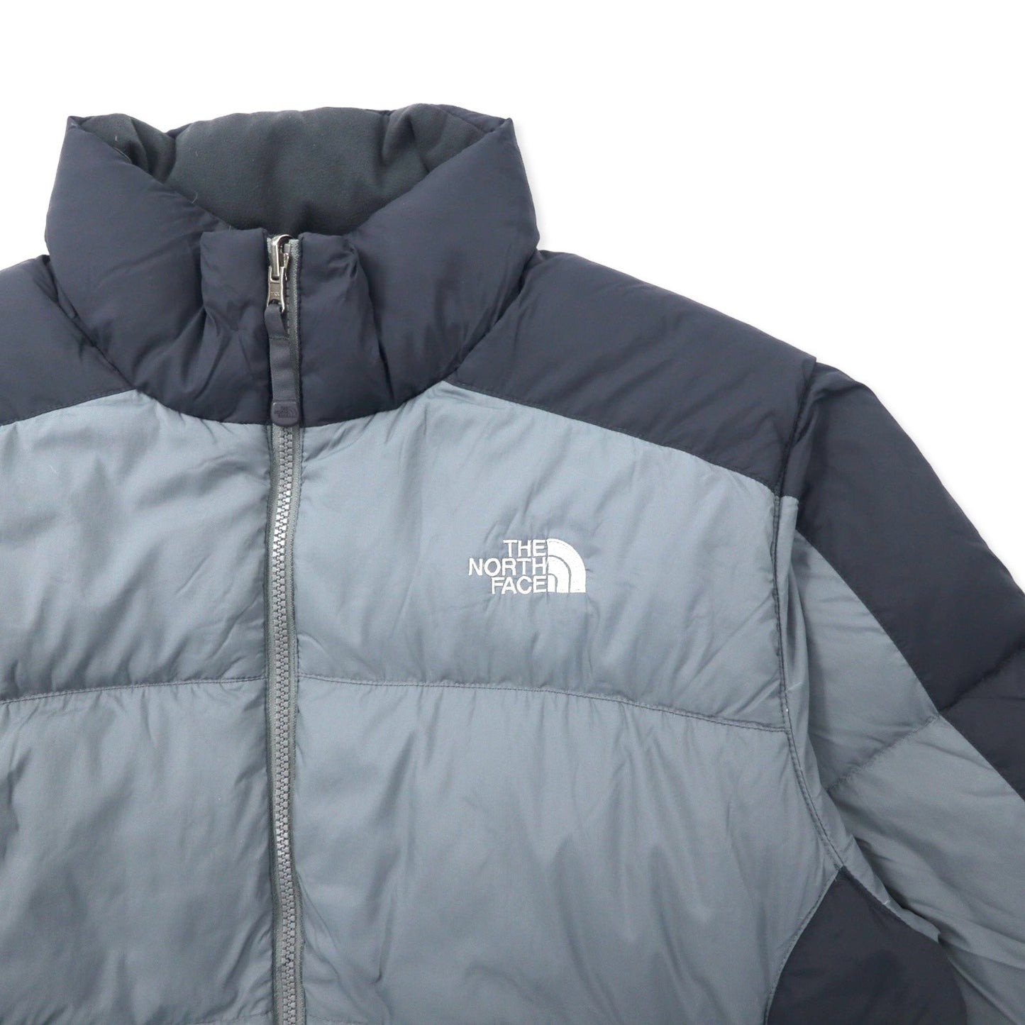 THE NORTH FACE Nuptse Down Jacket, 550 Fill Power, Large, Gray, Nylon, with Embroidered Logo