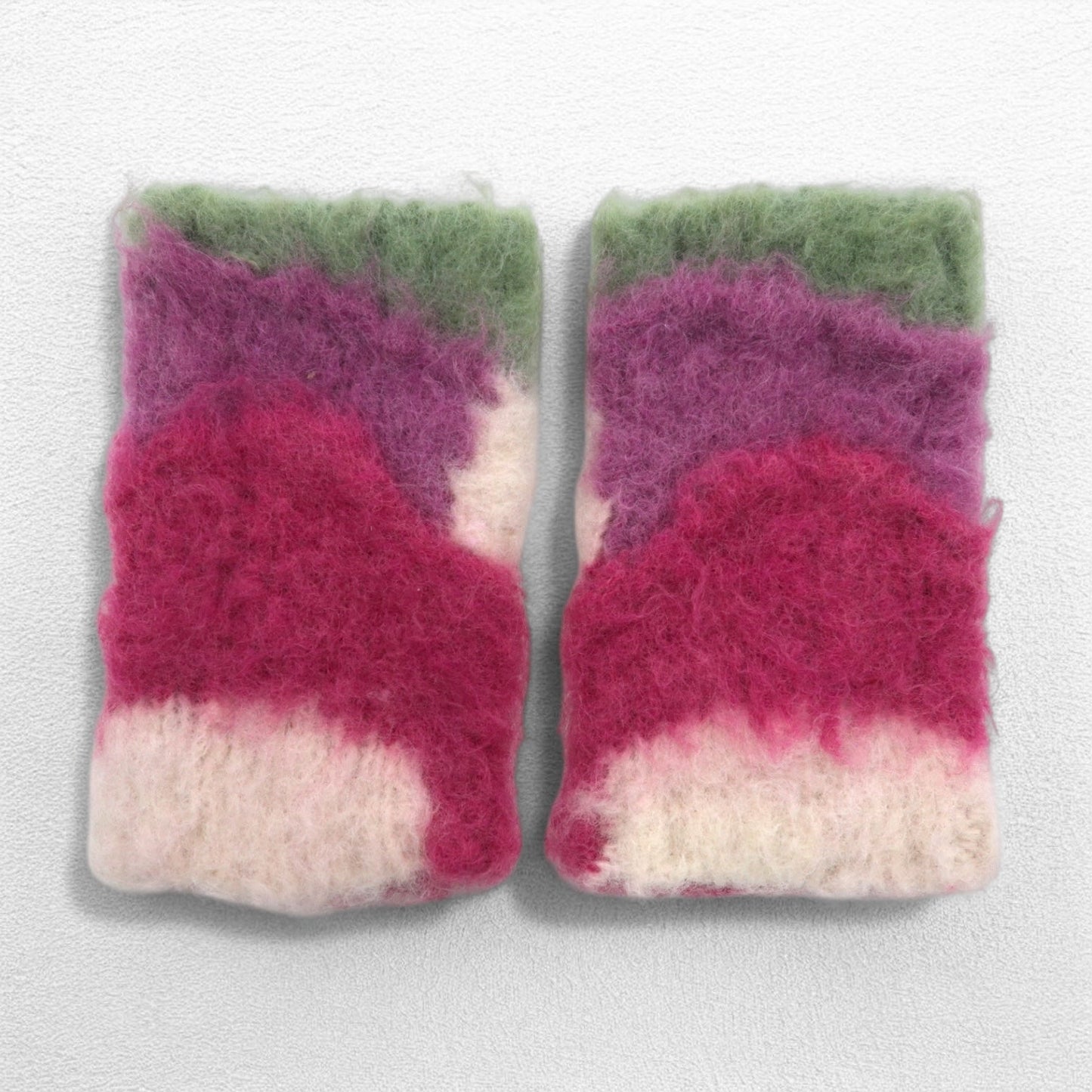 BLACKMEANS Mohair Arm Warmers Pink b945-78TKN28-1