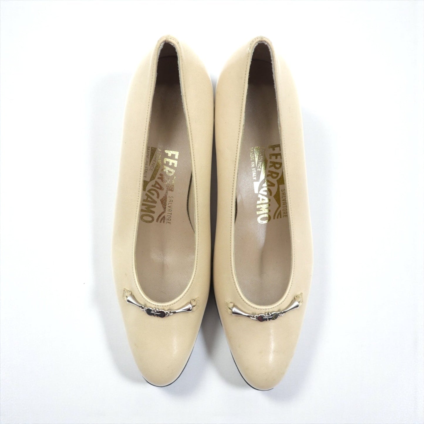 SALVATORE FERRAGAMO ヒール パンプス 22cm ベージュ レザー イタリア製
