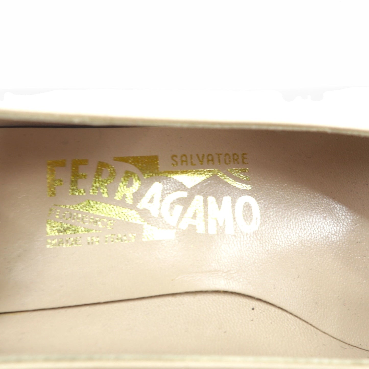 SALVATORE FERRAGAMO ヒール パンプス 22cm ベージュ レザー イタリア製