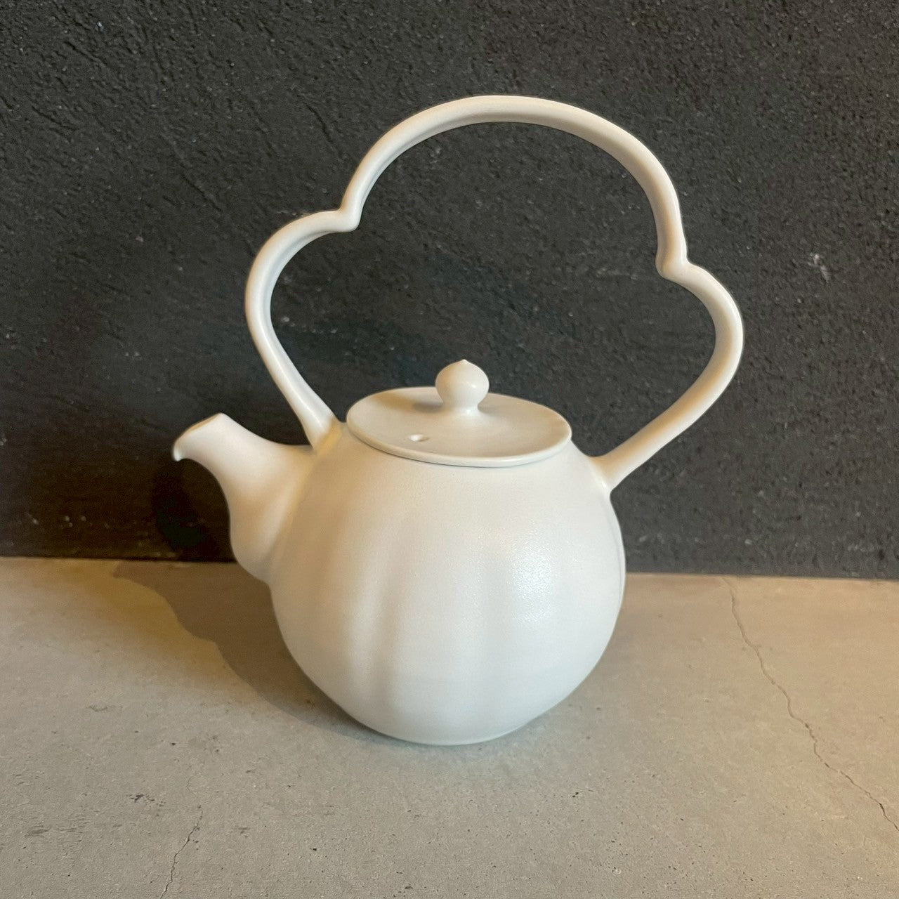 Unique Handle Teapot, 300cc, White [FK35a]