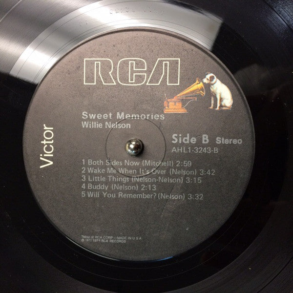 Willie Nelson - Sweet Memories (Vinyl, LP, Compilation) Very Good Plus (VG+) / Very Good Plus (VG+)