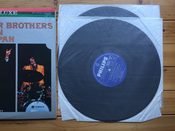 The Walker Brothers - The Walker Brothers In Japan (2xVinyl, LP, Stereo) Good Plus (G+) / Very Good Plus (VG+)