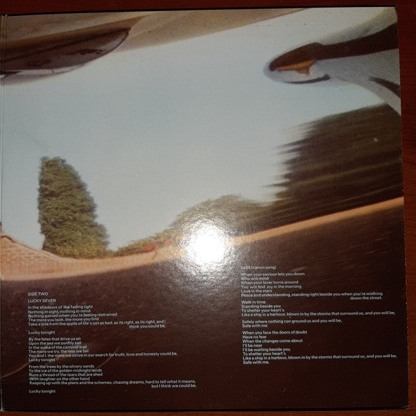 Chris Squire - Fish Out Of Water (Vinyl, LP, Album) Near Mint (NM or M-) / Very Good Plus (VG+)