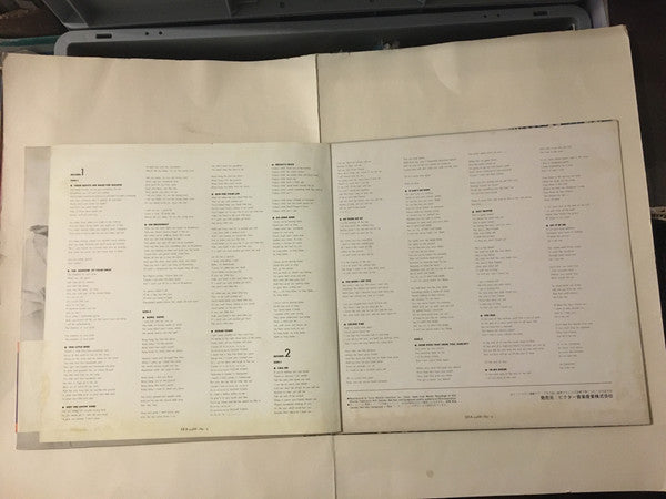 Nancy Sinatra - This Is Nancy Sinatra (2xVinyl, LP, Compilation) Good Plus (G+) / Very Good (VG)