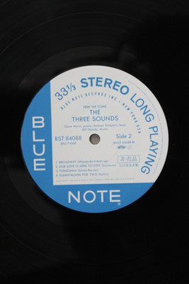 The Three Sounds - Here We Come (Vinyl, LP, Album, Promo, Reissue, Stereo) Near Mint (NM or M-) / Very Good (VG)