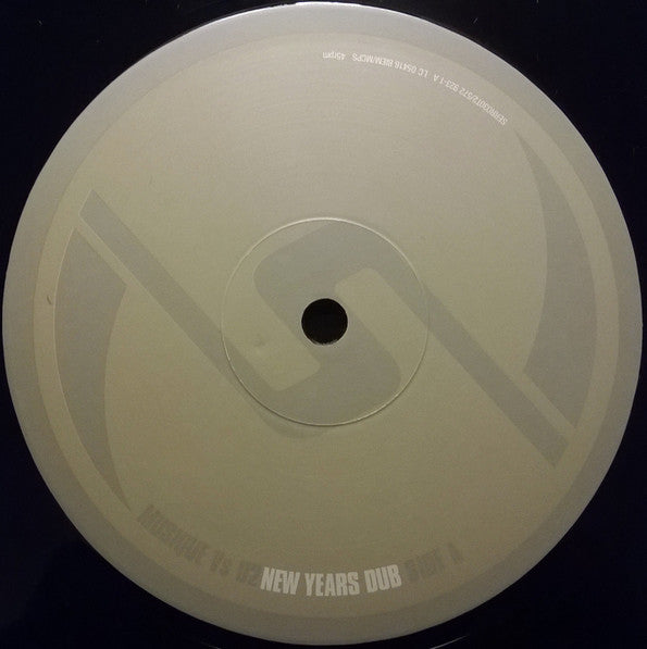 Musique (2) - New Years Dub (Vinyl, 12", 45 RPM) Very Good (VG) / Very Good (VG)