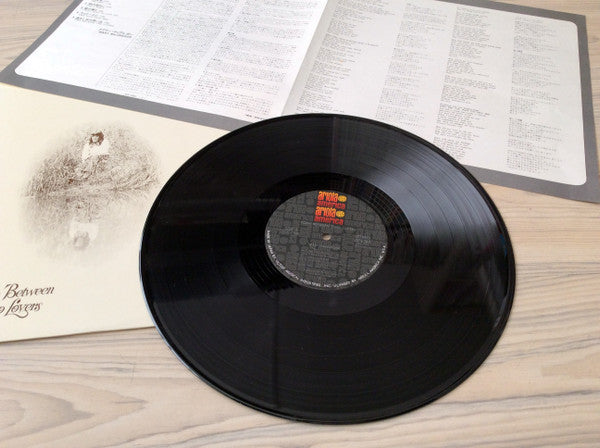 Mary MacGregor - Torn Between Two Lovers (Vinyl, LP, Album) Very Good (VG) / Very Good Plus (VG+)