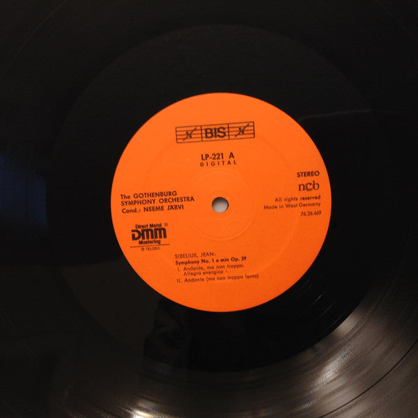 Jean Sibelius - Symphony Nr. 1 E Minor Op. 39 / Finlandia Op. 26:7 (Vinyl, LP, Album, Stereo) Very Good Plus (VG+) / Near Mint (NM or M-)