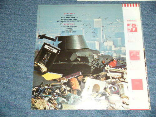 Joe Walsh - There Goes The Neighborhood (Vinyl, LP, Album) Very Good Plus (VG+) / Very Good Plus (VG+)