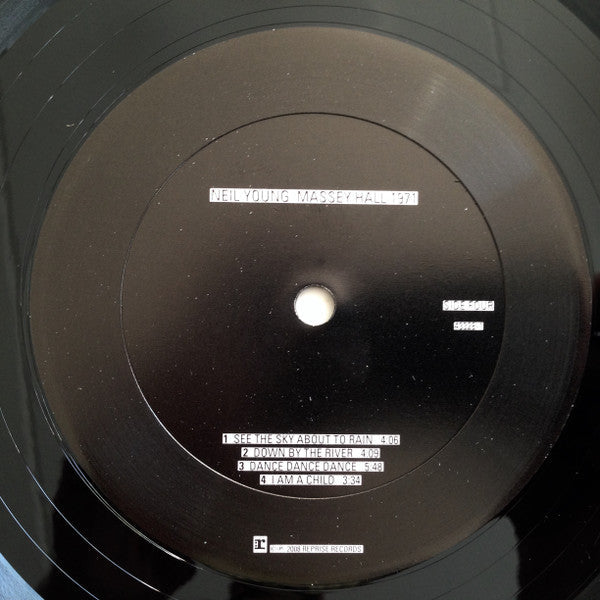 Neil Young - Massey Hall 1971 (2xVinyl, LP, Album) Very Good Plus (VG+) / Near Mint (NM or M-)
