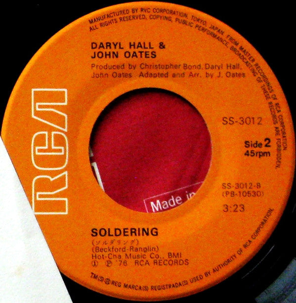 Daryl Hall & John Oates - Sara Smile = 微笑んでサラ (Vinyl, 7", 45 RPM) Very Good (VG) / Very Good (VG)