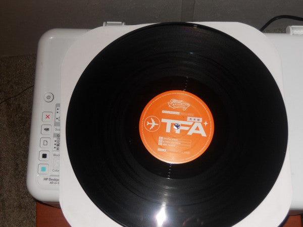 Tommy february6 - Tommy Airline (2xVinyl, LP, Album, Limited Edition, Stereo) Very Good (VG) / Very Good (VG)