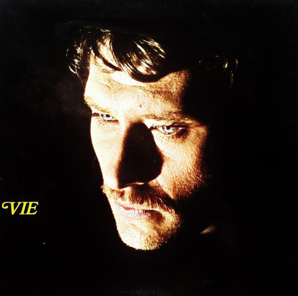 Johnny Hallyday - Vie (Vinyl, LP, Album, Reissue, Stereo) Very Good Plus (VG+) / Good Plus (G+)