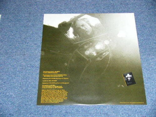 Joe Walsh - There Goes The Neighborhood (Vinyl, LP, Album) Very Good Plus (VG+) / Very Good Plus (VG+)