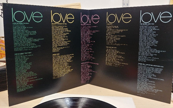 Nat King Cole - Love Is Here To Stay (Vinyl, LP, Compilation) Very Good Plus (VG+) / Very Good Plus (VG+)