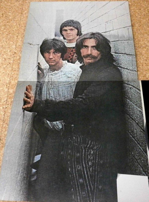 Three Dog Night - Golden Bisquits (Vinyl, LP, Compilation) Very Good Plus (VG+) / Very Good Plus (VG+)