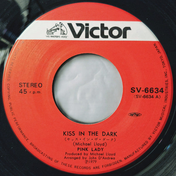 Pink Lady - キッス・イン・ザ・ダーク = Kiss In The Dark (Vinyl, 7", 45 RPM, Single) Very Good (VG) / Very Good (VG)