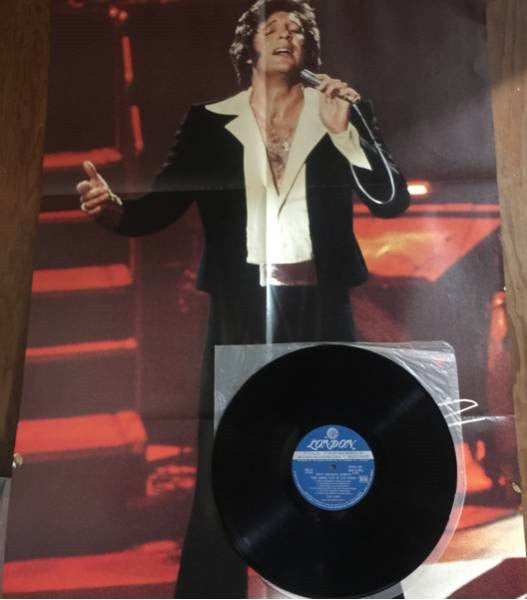 Tom Jones - Live In Las Vegas (Vinyl, LP, Stereo) Very Good Plus (VG+) / Very Good (VG)
