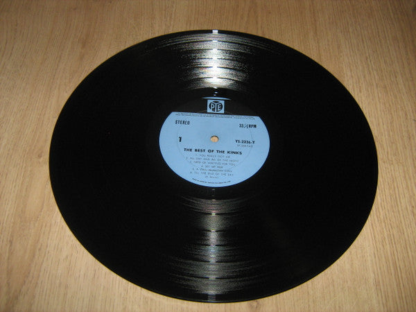 The Kinks - The Best Of  = ベスト・オブ・キンクス (Vinyl, LP, Compilation, Stereo) Very Good (VG) / Very Good (VG)