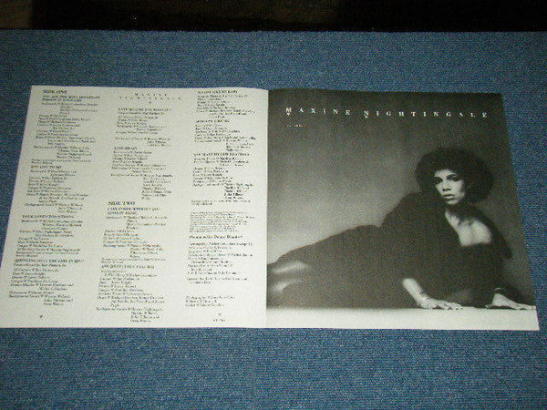 Maxine Nightingale - Lead Me On (Vinyl, LP, Album, Stereo) Near Mint (NM or M-) / Very Good Plus (VG+)