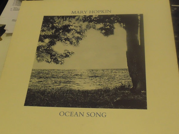 Mary Hopkin - Earth Song / Ocean Song (Vinyl, LP, Album) Very Good Plus (VG+) / Very Good Plus (VG+)