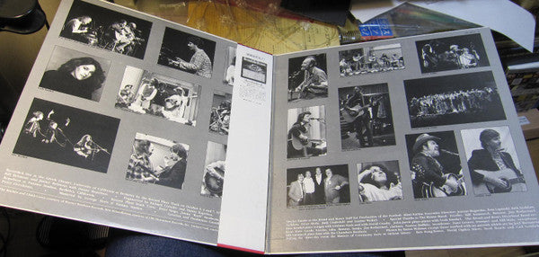 Various - The Bread And Roses Festival Of Music (2xVinyl, LP, Compilation, Promo) Very Good Plus (VG+) / Very Good Plus (VG+)