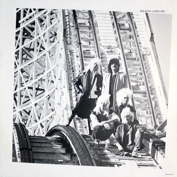 King Kobra (4) - Thrill Of A Lifetime = 街角のスリル (Vinyl, LP, Album, Promo) Very Good Plus (VG+) / Very Good Plus (VG+)