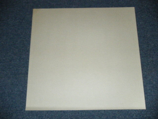 Chuck Mangione - Disguise (Vinyl, LP, Album) Very Good Plus (VG+) / Very Good Plus (VG+)
