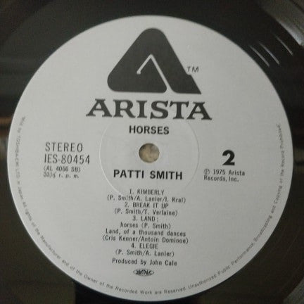 Patti Smith - Horses (Vinyl, LP, Album) Near Mint (NM or M-) / Very Good Plus (VG+)