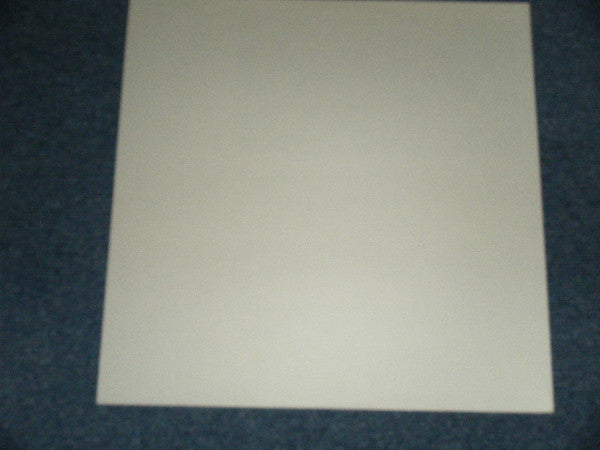 Larry Carlton - Larry Carlton (Vinyl, LP, Album, Reissue) Very Good (VG) / Very Good Plus (VG+)